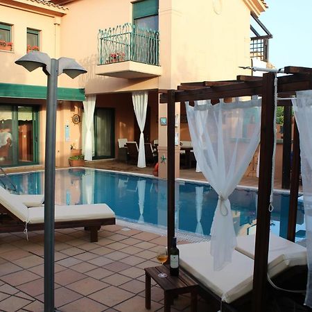 4-Seasons Pool Villa Near Meteora Трикала Екстер'єр фото
